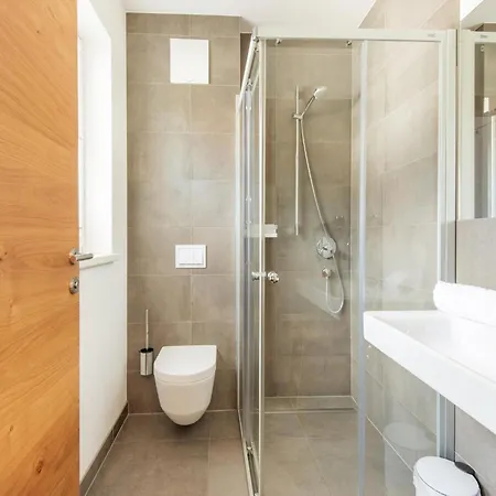 In With Sauna, Cleaning Included Casa vacanze